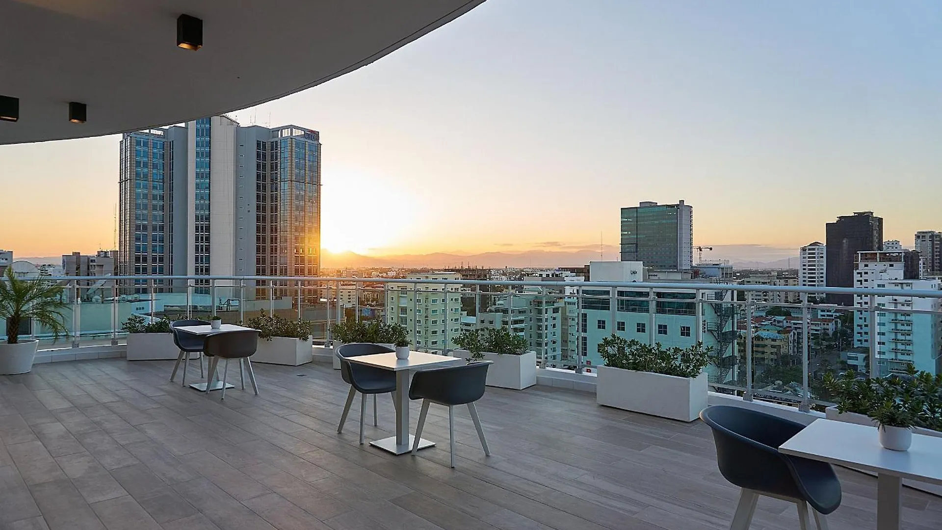 Armonia 24 Suites By Yellowkey Los Prados Apartment