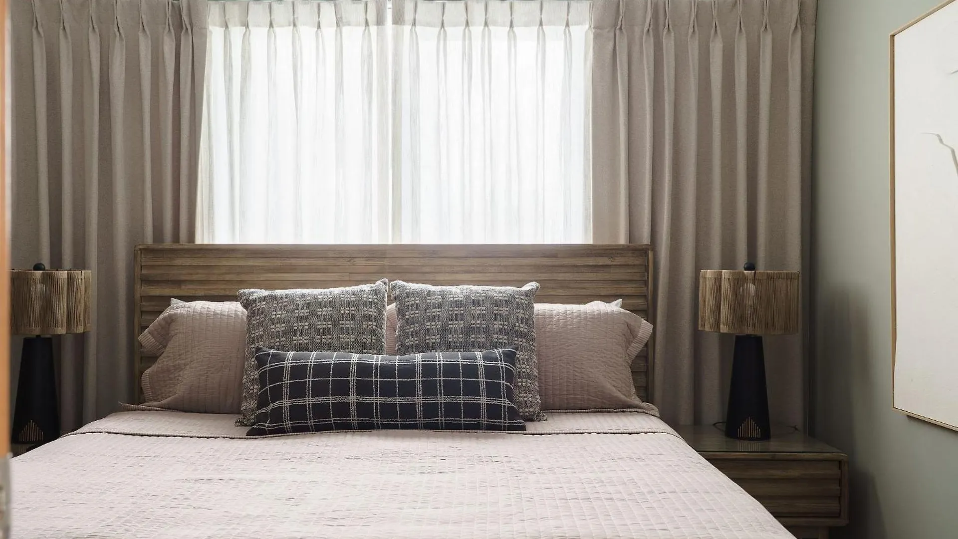 Armonia 24 Suites By Yellowkey Los Prados